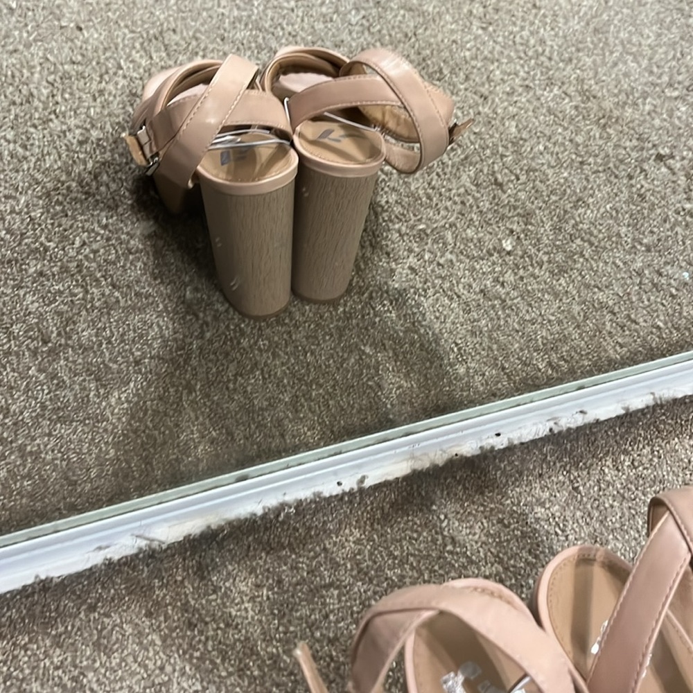 Report Women’s Shoes Platform Beige Soft Material Size 9 1/2M - Picture 5 of 10
